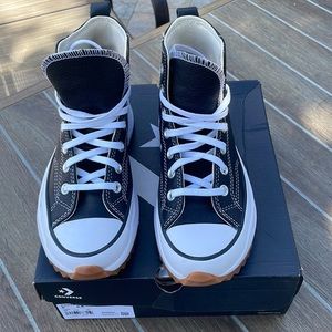 Converse Run Star Hike Black White/ Gum Leather Hi top sneakers size 6.5